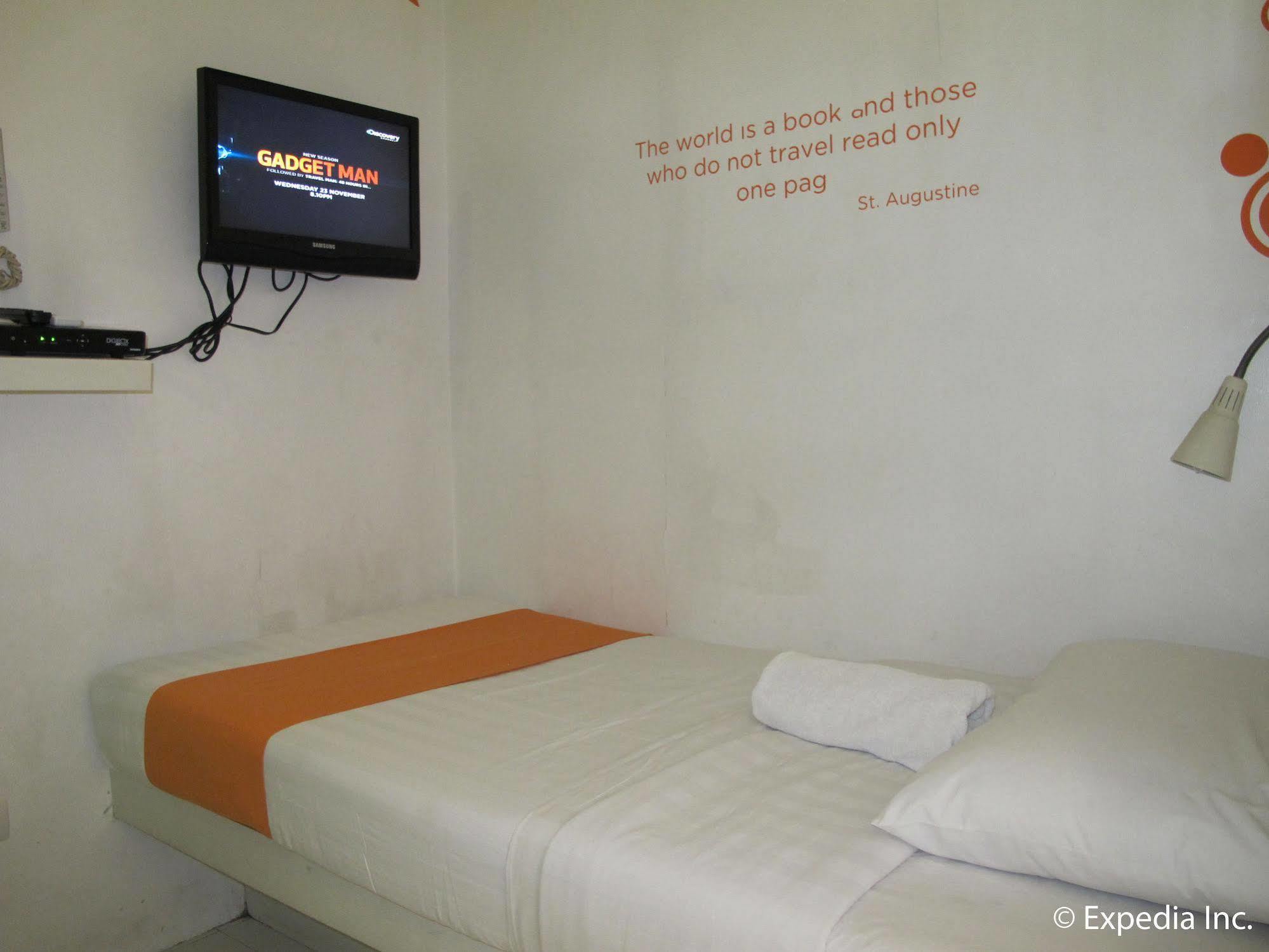 Islands Stay Hotels - Uptown Cebu Stadt Exterior foto